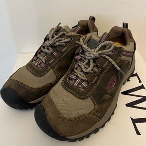 Keen Basin Ridge Waterproof Hiking Boots